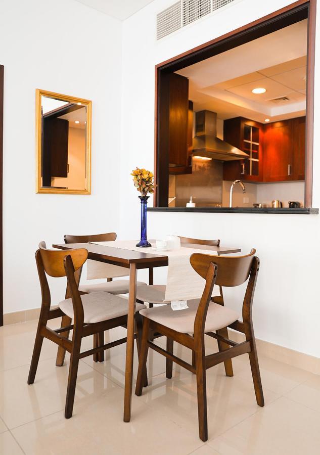 Nasma Luxury Stays - Fancy Apartment With Balcony Near Burj Khalifa ドバイ エクステリア 写真